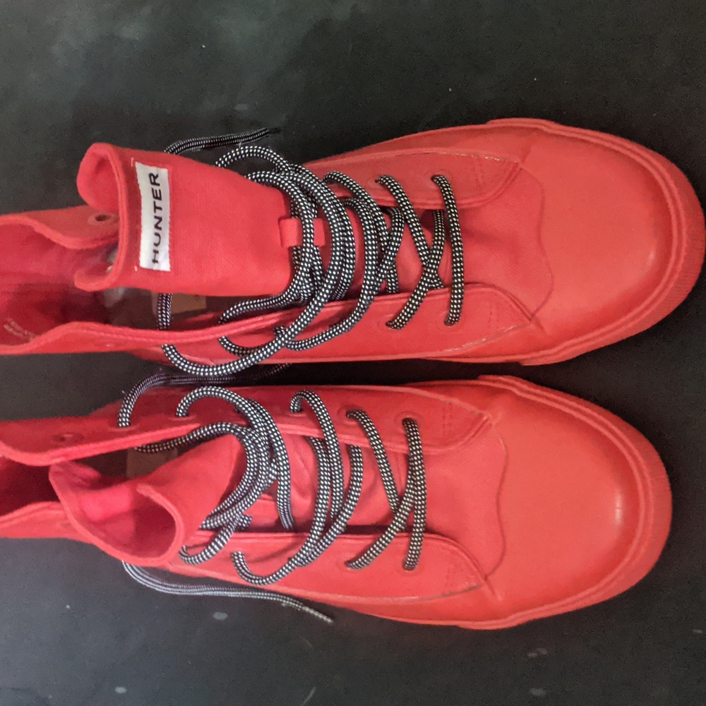 Hunter Red Canvas Sneakers Womens Size 9